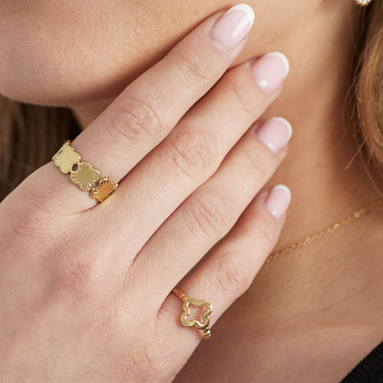 gedraaide ring met klaver