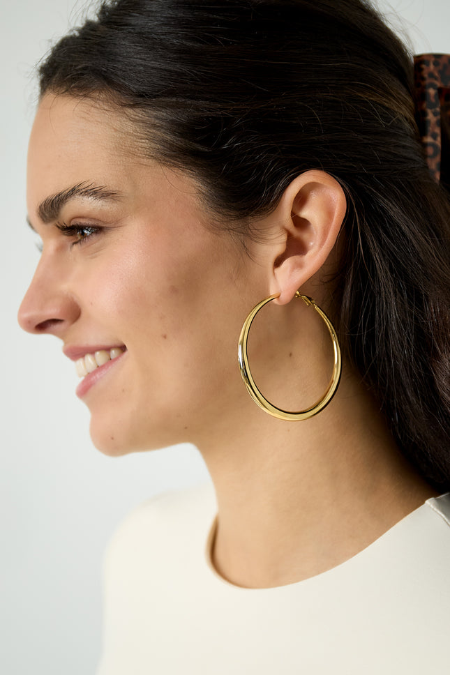 basic oorbellen met uiteenloping