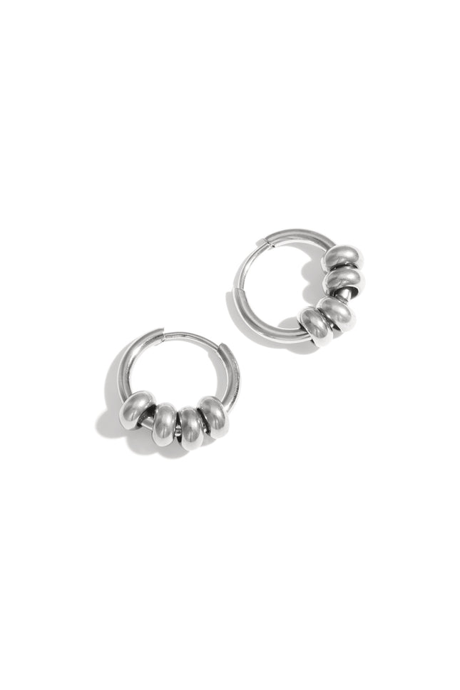 Kleine hoops met kraaltjes