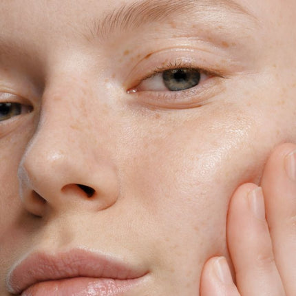 MÁDARA Botanic Niacinamide Alternative 5-in-1 Serum 30ml