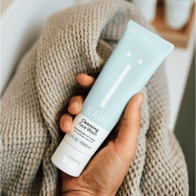 Naïf Grown Ups Cleansing Face Wash 100ml